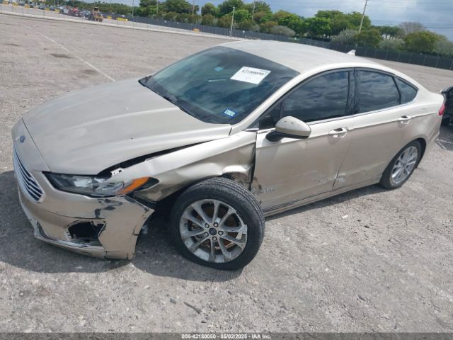 3FA6P0LU0KR155046 Ford Fusion Hybrid Se