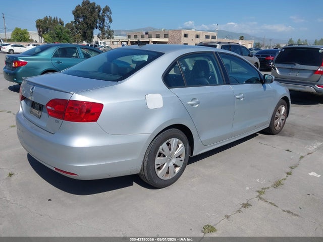 3VWD17AJ1EM445587 Volkswagen Jetta 1.8t Se