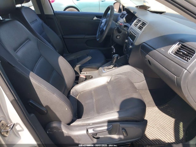 3VWD17AJ1EM445587 Volkswagen Jetta 1.8t Se