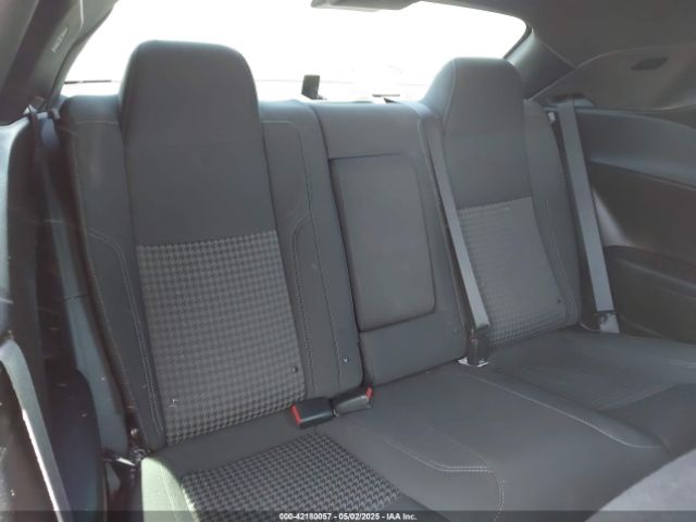 2C3CDZAG1KH587281 Dodge Challenger Sxt