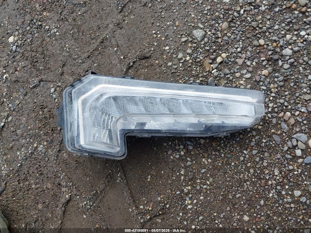 1G1ZD5STXJF254337 Chevrolet MALIBU LT