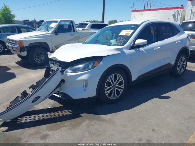 1FMCU9H65NUA48099 Ford ESCAPE SEL