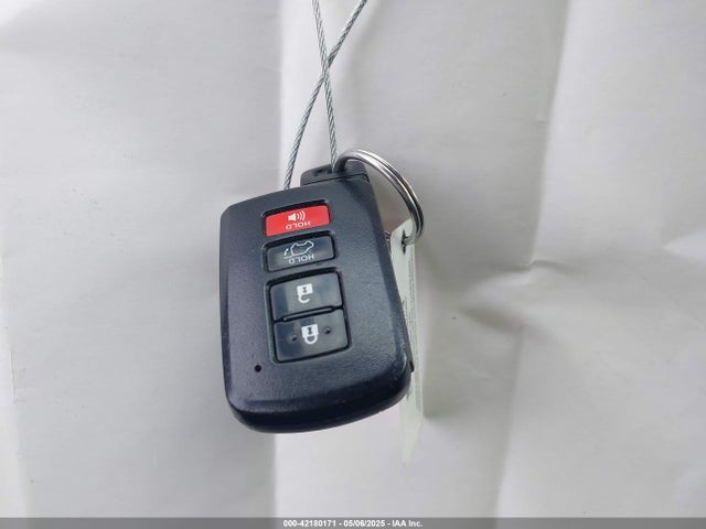 5TDKZRFH6JS539852 Toyota Highlander Xle