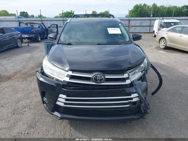 5TDKZRFH6JS539852 Toyota Highlander Xle