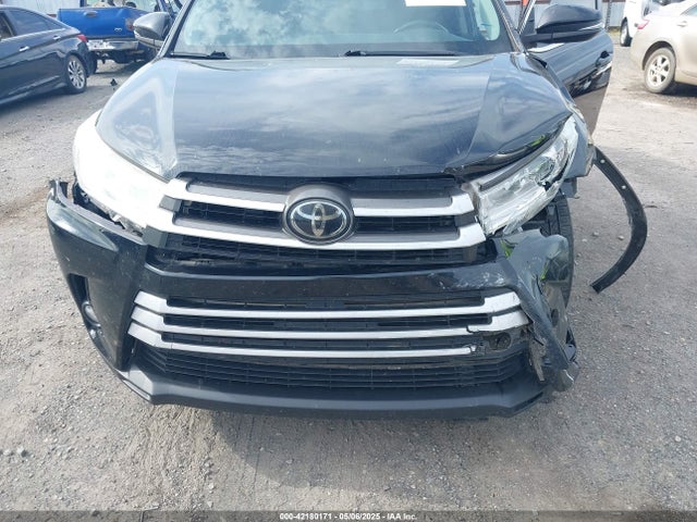 5TDKZRFH6JS539852 Toyota Highlander Xle