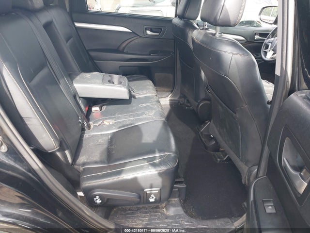 5TDKZRFH6JS539852 Toyota Highlander Xle