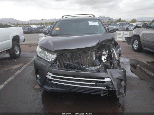 5TDKZRFHXKS567882 Toyota Highlander Xle