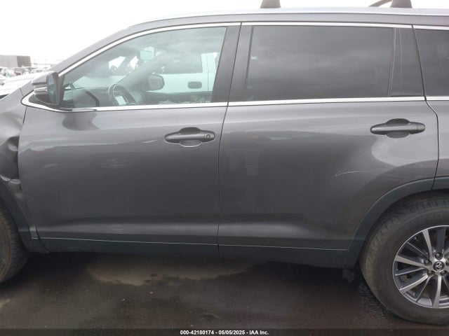 5TDKZRFHXKS567882 Toyota Highlander Xle