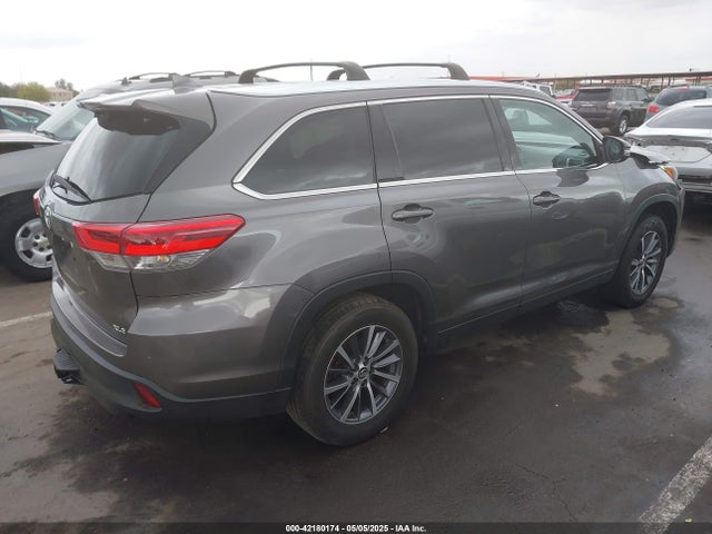 5TDKZRFHXKS567882 Toyota Highlander Xle