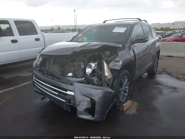5TDKZRFHXKS567882 Toyota Highlander Xle