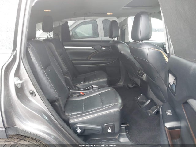 5TDKZRFHXKS567882 Toyota Highlander Xle