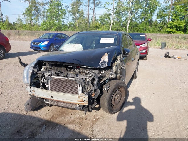 3N1CN7AP5HL827013 Nissan Versa 1.6 Sv
