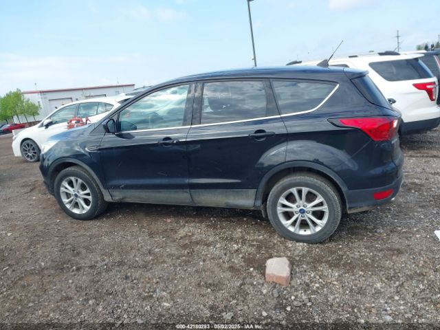 1FMCU9GD5KUB25307 Ford ESCAPE SE