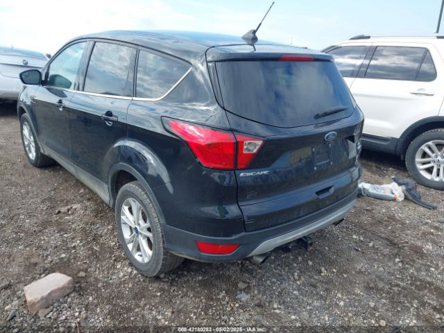 1FMCU9GD5KUB25307 Ford ESCAPE SE