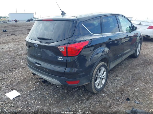 1FMCU9GD5KUB25307 Ford ESCAPE SE