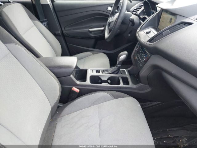 1FMCU9GD5KUB25307 Ford ESCAPE SE
