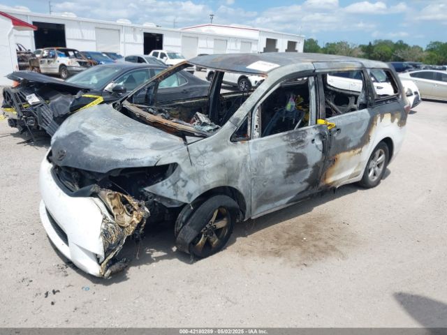 2015 TOYOTA SIENNA 5TDZK3DC2FS538700 Photo 1