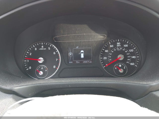 5XYPG4A57GG072247 KIA Sorento 3.3l Lx