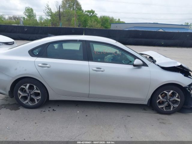 3KPF24AD3KE061320 KIA Forte Lxs