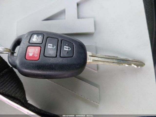 2T1BURHE0GC525075 Toyota COROLLA LE