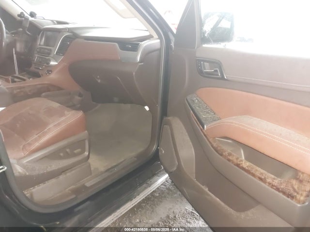 1GNSCJKC0JR186401 Chevrolet Suburban Premier