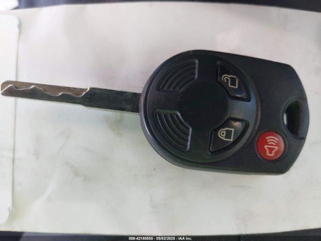 1FMCU0G9XHUC81634 Ford ESCAPE SE
