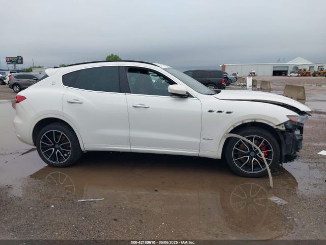 ZN661YUS5JX301985 Maserati Levante S Gransport
