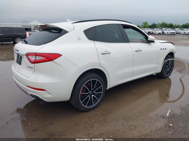 ZN661YUS5JX301985 Maserati Levante S Gransport