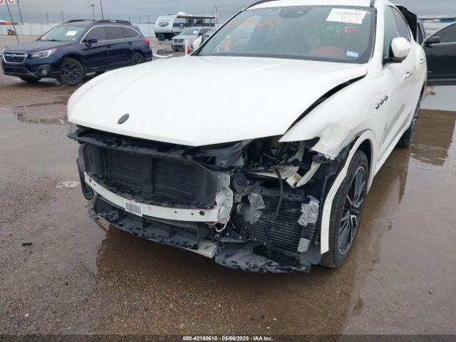 ZN661YUS5JX301985 Maserati Levante S Gransport