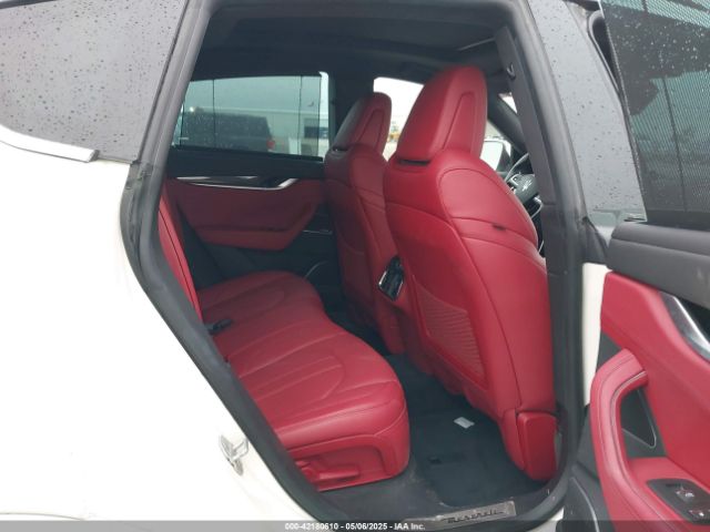 ZN661YUS5JX301985 Maserati Levante S Gransport