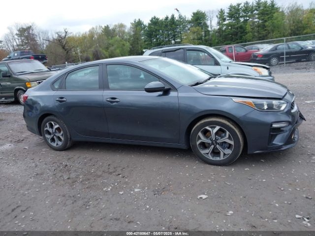 3KPF24AD5ME274305 KIA Forte Lxs