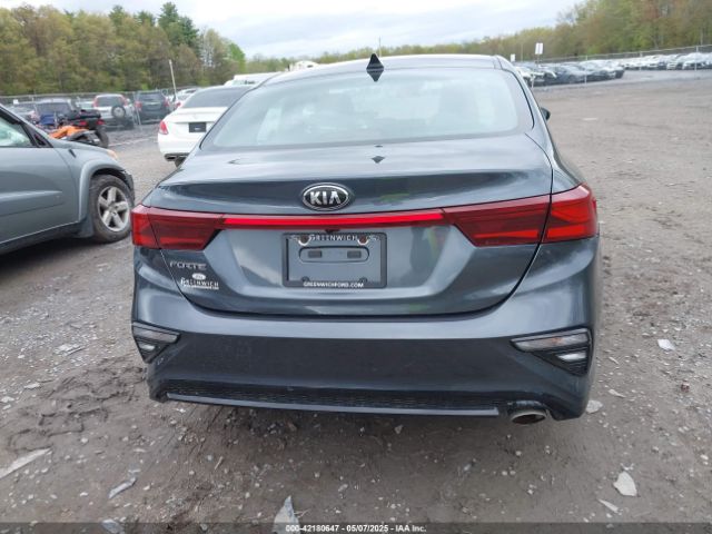 3KPF24AD5ME274305 KIA Forte Lxs