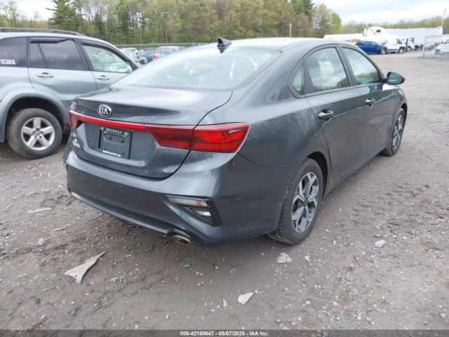 3KPF24AD5ME274305 KIA Forte Lxs