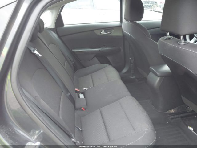 3KPF24AD5ME274305 KIA Forte Lxs
