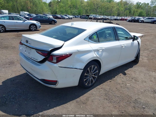 58AD11D17MU005321 Lexus ES 250