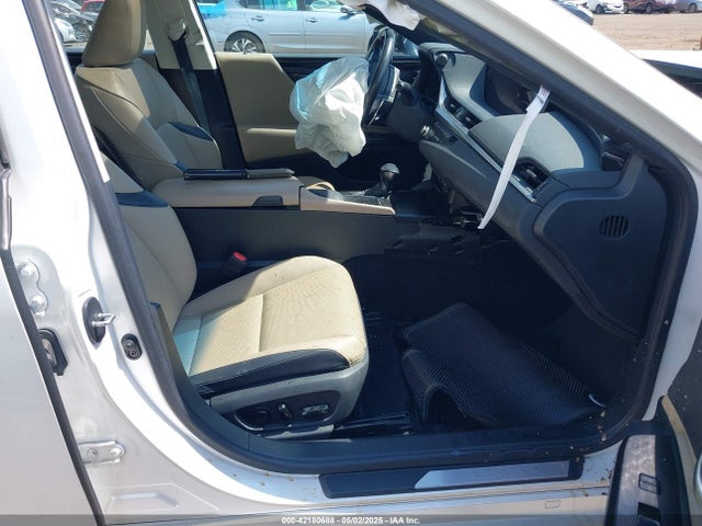58AD11D17MU005321 Lexus ES 250