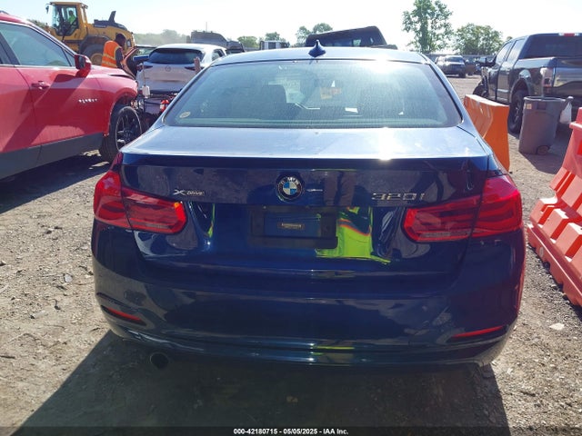 WBA8A3C51JA494385 BMW 320i Xdrive