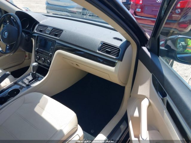 1VWMA7A33KC009628 Volkswagen Passat 2.0t Se R-line