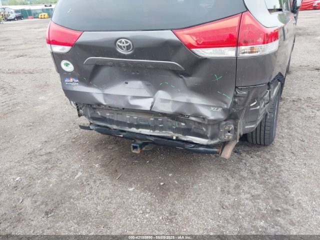 5TDYK3DC0ES436502 Toyota Sienna Xle V6 8 Passenger