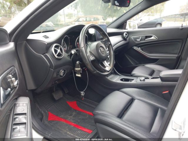2018 MERCEDES-BENZ CLA 250 WDDSJ4GB4JN589309 Photo 4
