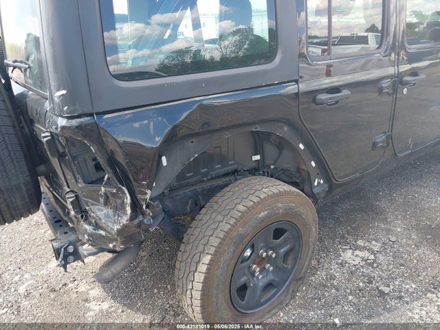 1C4HJXDN7LW130390 Jeep 2020