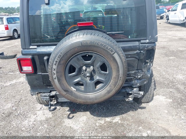 1C4HJXDN7LW130390 Jeep 2020