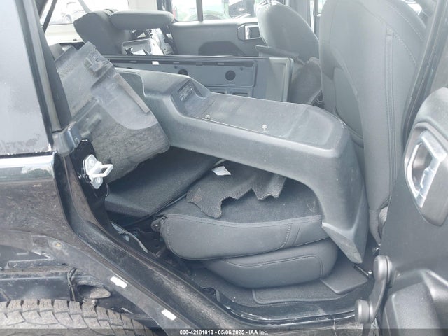 1C4HJXDN7LW130390 Jeep 2020