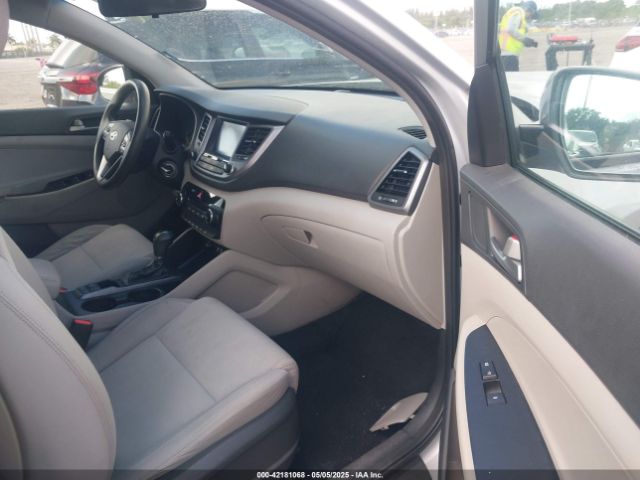 KM8J33A49JU710714 Hyundai TUCSON SEL