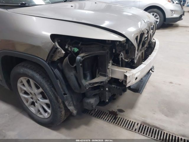 1C4PJMCS6HW634597 Jeep Cherokee Latitude 4x4