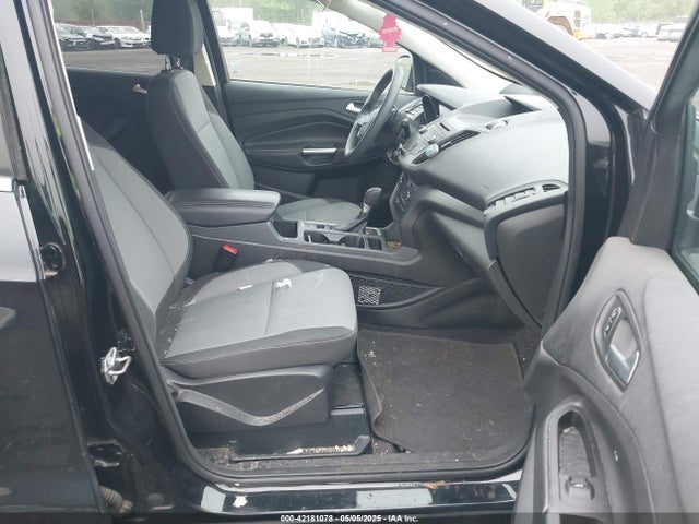 1FMCU9GD3HUD90154 Ford ESCAPE SE