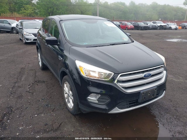 1FMCU9GD3HUD90154 Ford ESCAPE SE