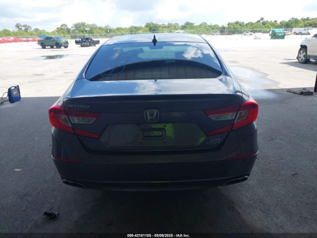 1HGCV2F9XNA002714 Honda Accord Touring