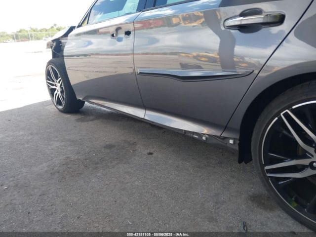 1HGCV2F9XNA002714 Honda Accord Touring