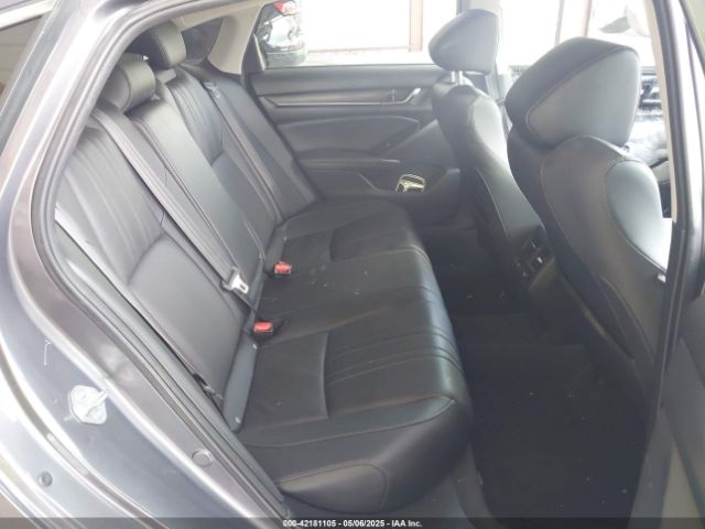1HGCV2F9XNA002714 Honda Accord Touring